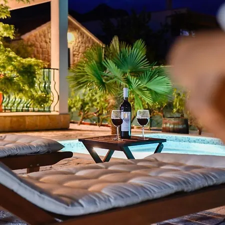 Josip Near , Private Pool
