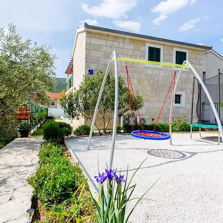 Josip Near , Private Pool *