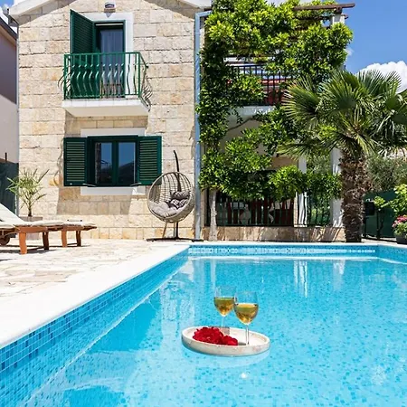 Josip Near , Private Pool *