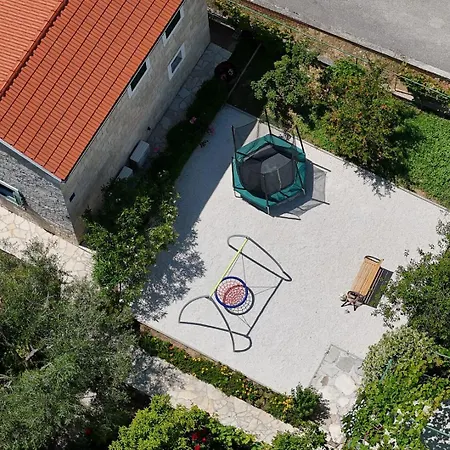 Josip Near , Private Pool