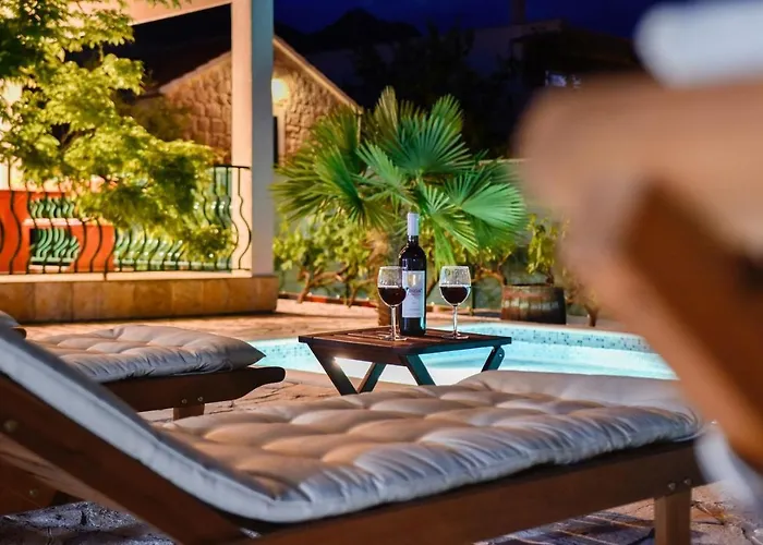 Josip Near , Private Pool
