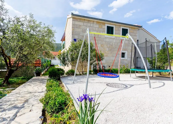 Josip Near , Private Pool *