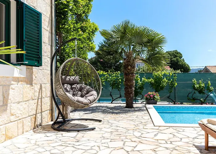 Josip Near , Private Pool וילה *