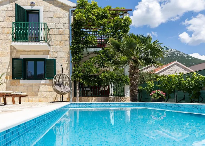 Josip Near , Private Pool וילה *