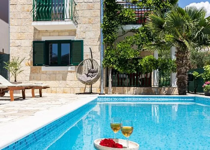 Josip Near , Private Pool *