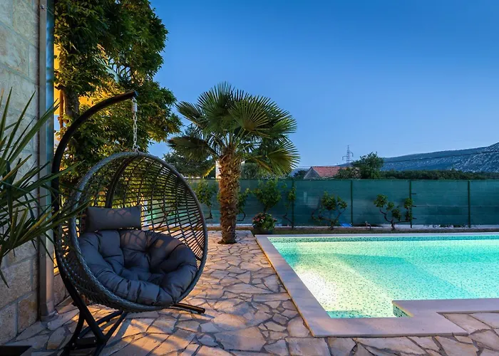 Josip Near , Private Pool *